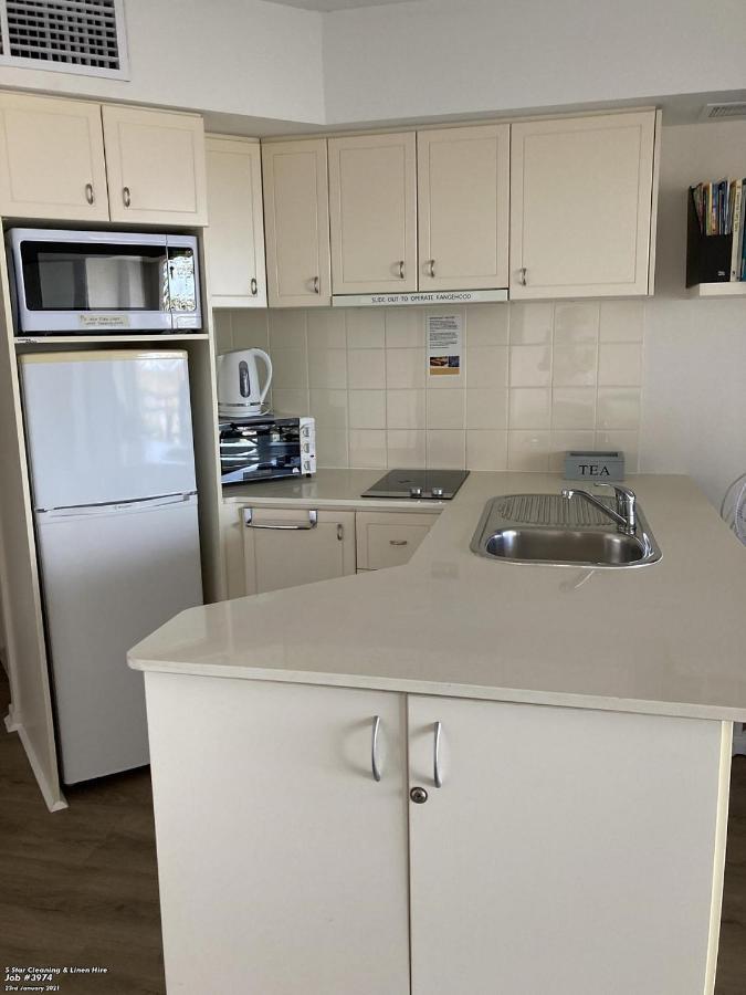 Just Perfect Apartment With Ocean Views Caloundra Esterno foto