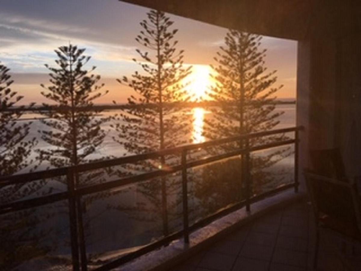 Just Perfect Apartment With Ocean Views Caloundra Esterno foto