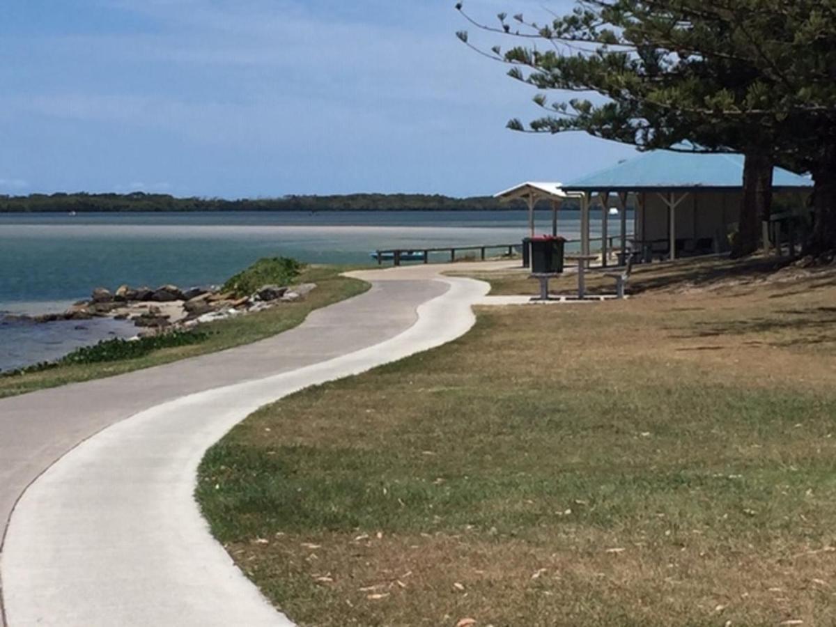 Just Perfect Apartment With Ocean Views Caloundra Esterno foto